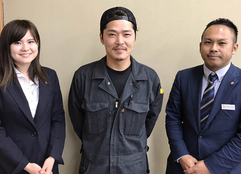 ガレージ付きの大きな土地